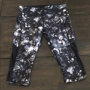 Lululemon cropped leggings